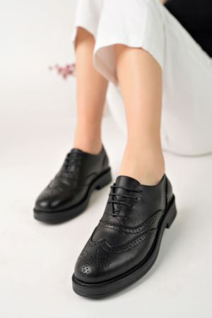 KADIN HAKİKİ DERİ SİYAH BAĞCIKLI AYAKKABI